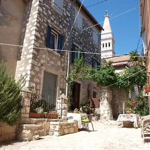 Monte Apartment